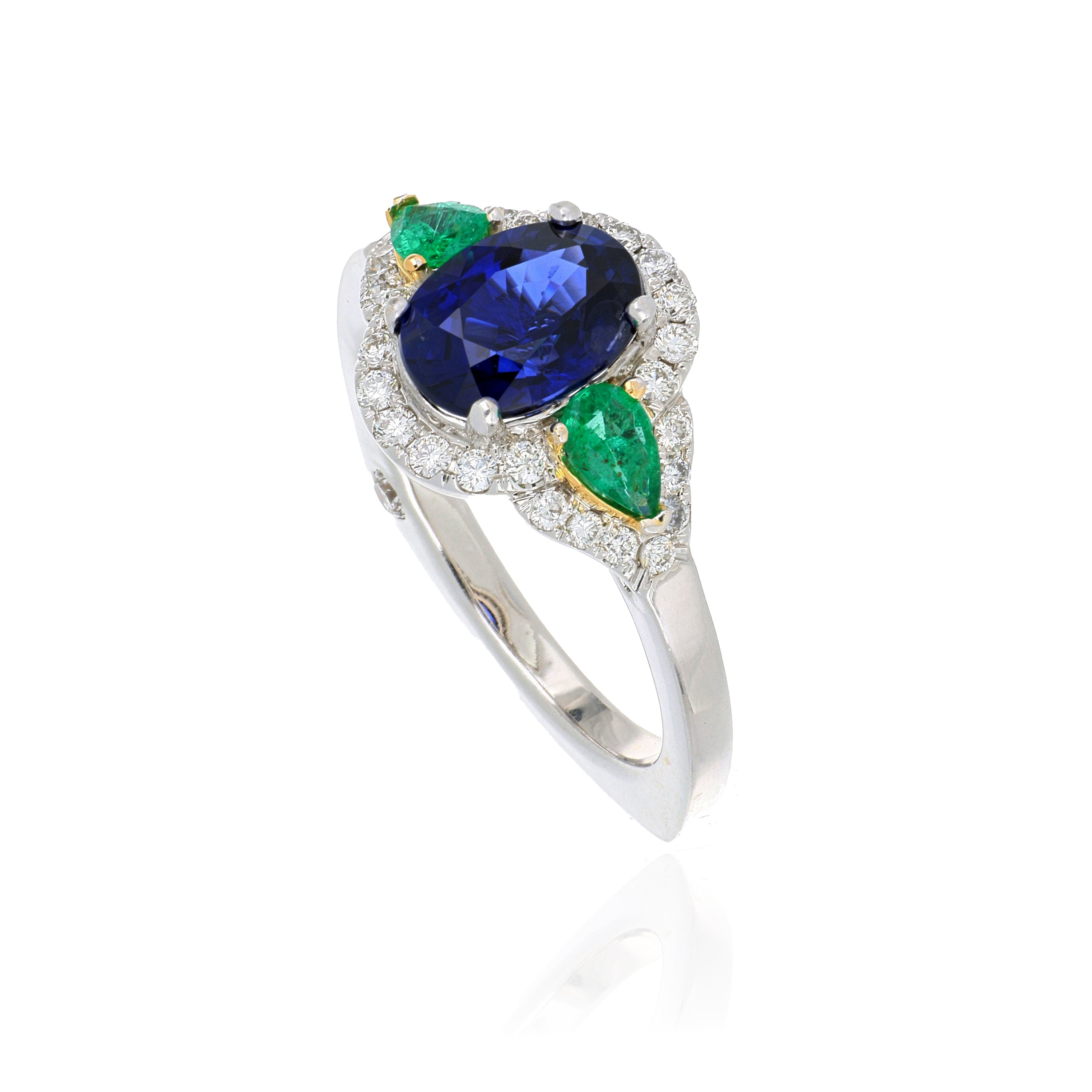 18k White and Yellow Gold Sapphire and Emerald Ring