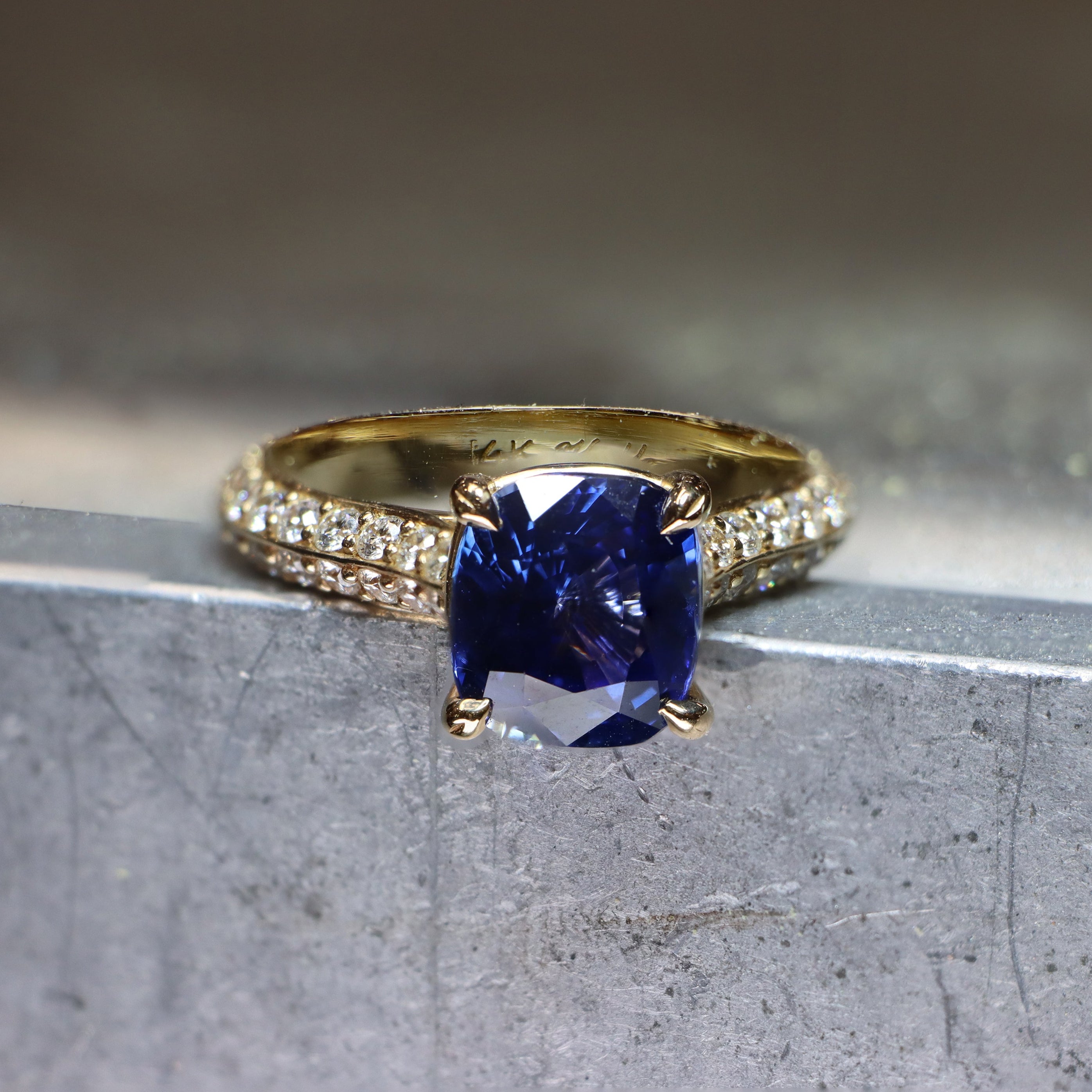 18k Yellow Gold Blue Sapphire and Diamond Ring