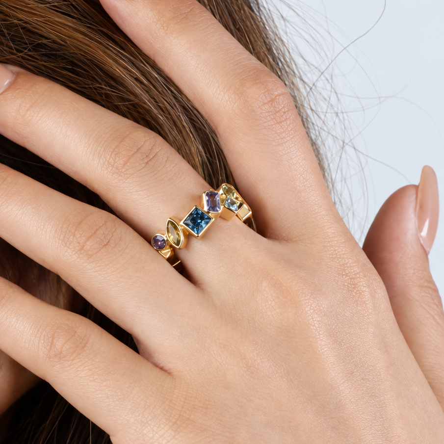 18k Yellow Gold Scatter Gem Ring