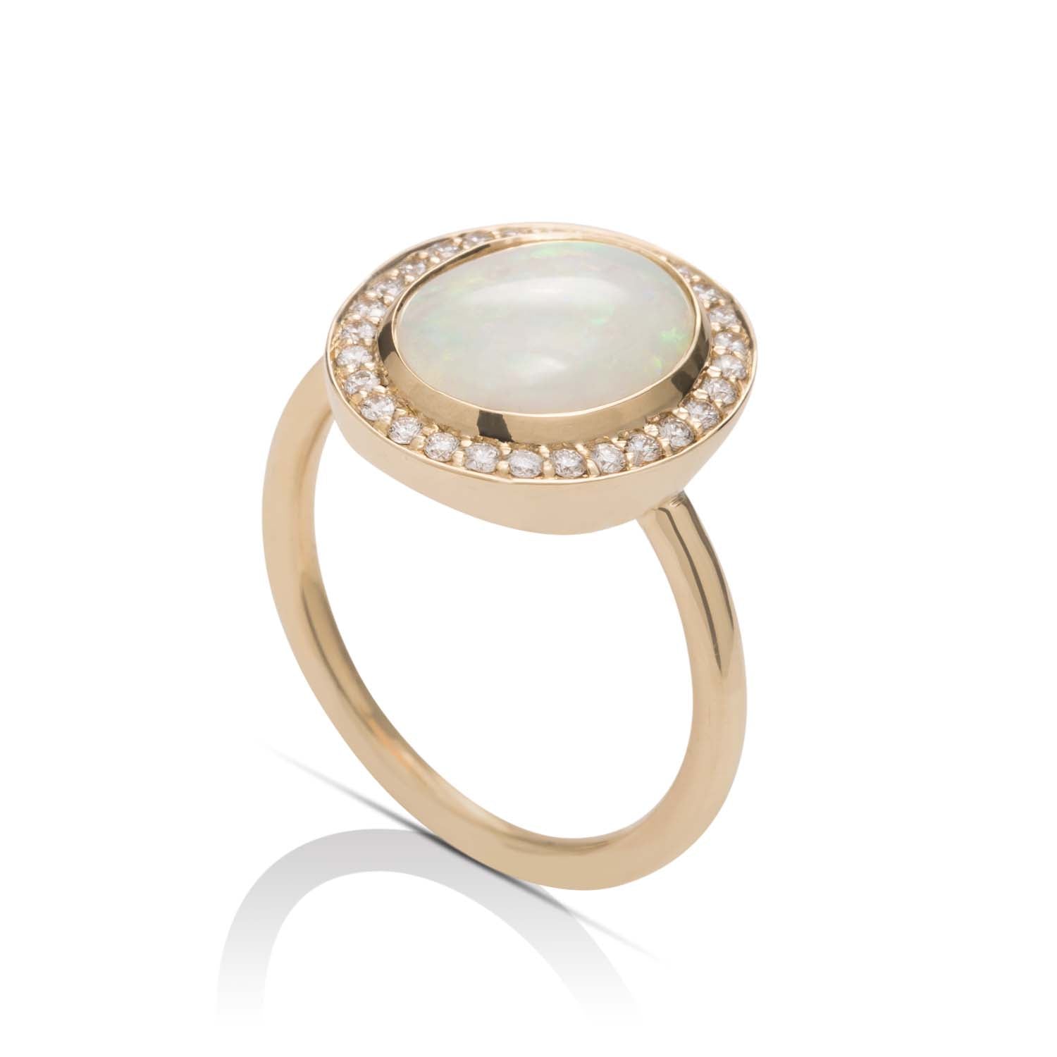 Yellow Gold and 1.92ct Opal Ring
