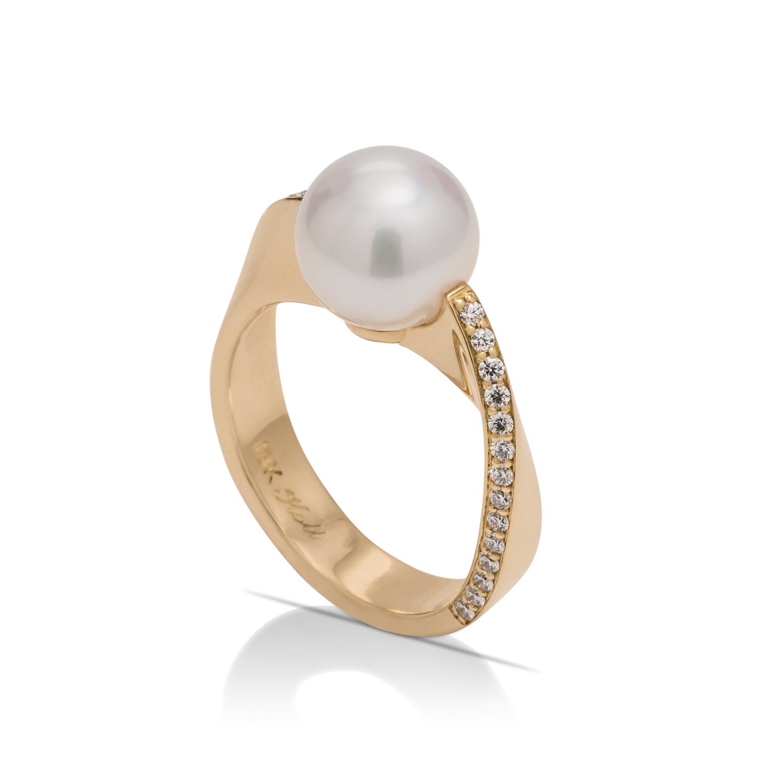 18K Gold Pearl and Diamond Ring